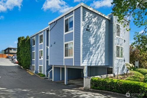 a302-8812 20th Ave Ne, Seattle, WA, 98115-8284 | Card Image
