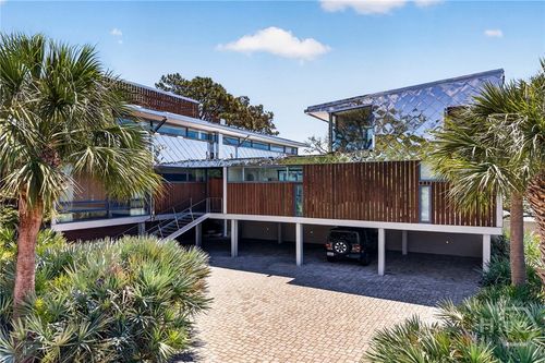 228 Catalina Dr, Tybee Island, GA, 31328-9105 | Card Image