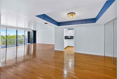 b404-2 Grove Isle Dr, Coconut Grove, FL, 33133-4119 | Card Image