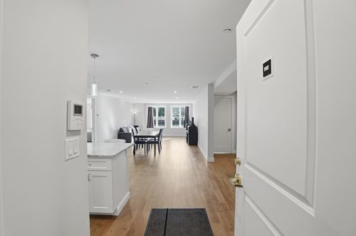 102-9 Independence Ave, Braintree, MA, 02184-1784 | Card Image