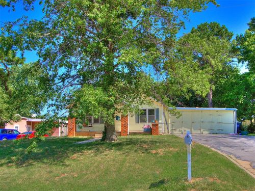 515 W Oklahoma St, Mcloud, OK, 74851-8291 | Card Image
