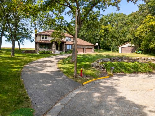 613 Mohawk Ct, Waterloo, WI, 53594-1052 | Card Image