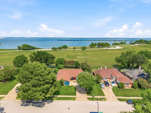 5402 Peninsula Way, Garland, TX, 75043-4289 | Card Image
