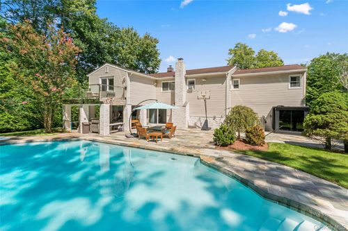 199 Winding Brook Rd, New Rochelle, NY, 10804-1920 | Card Image