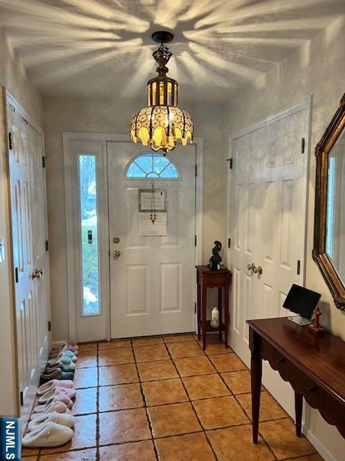 54 Foxwood Sq, Old Tappan, NJ, 07675-7359 | Card Image