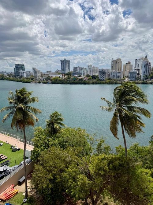 713-Condominio Flamboyán 864 Avenida Ashford, San Juan, PR, 00907 | Card Image