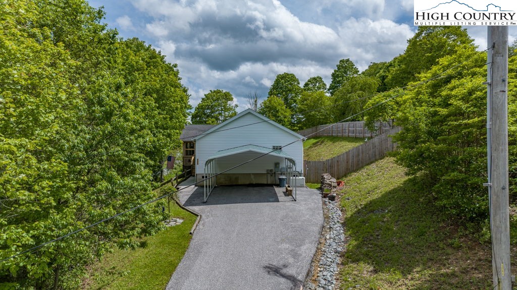 Old Vale Rd, Newland, NC 28657