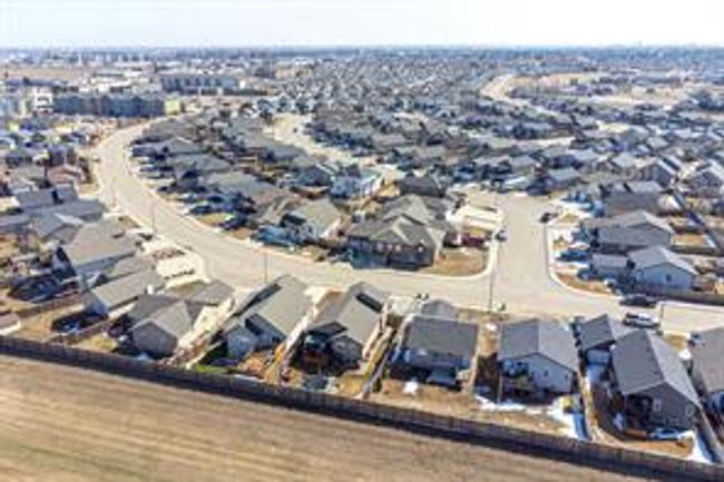 4004 74 Ave, House detached with 5 bedrooms, 2 bathrooms and 3 parking in Lloydminster AB | Image 34