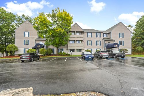 304-122 Eastern Ave, Manchester, NH, 03104-6634 | Card Image