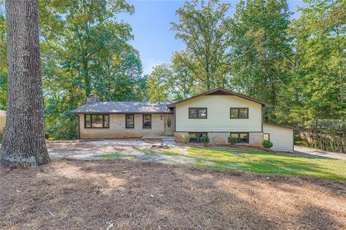 5733 Crestview Dr, Acworth, GA, 30102-5704 | Card Image