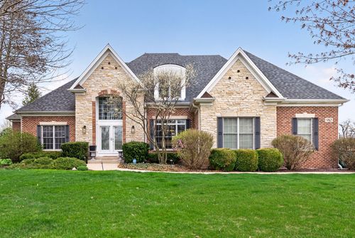 910 Freedom Circle, Sycamore, IL, 60178 | Card Image