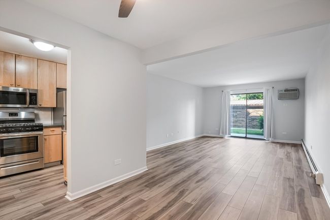 APT-103 - 3515 Central Rd, Condo with 1 bedrooms, 1 bathrooms and 2 parking in Glenview IL | Image 4
