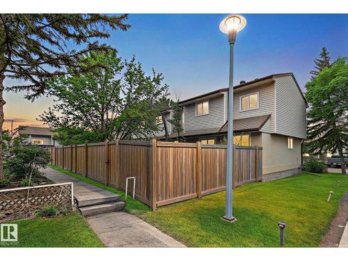 1767 Lakewood Road South Nw, Edmonton, AB, T6K3B8 | Card Image