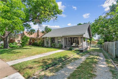 909 N 34th Street, House other with 3 bedrooms, 1 bathrooms and 2 parking in Waco TX | Image 3