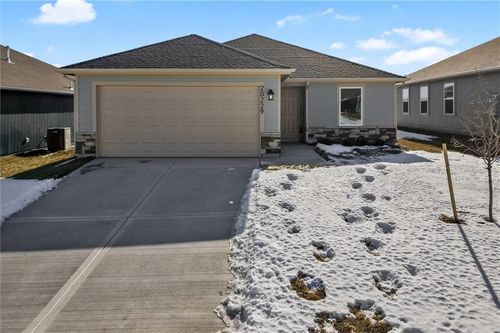 20351 W 194th St, Spring Hill, KS, 66083-6502 | Card Image