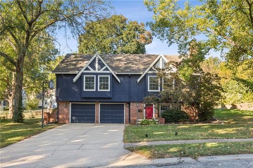 9516 Woodson Dr, Overland Park, KS, 66207-2842 | Card Image