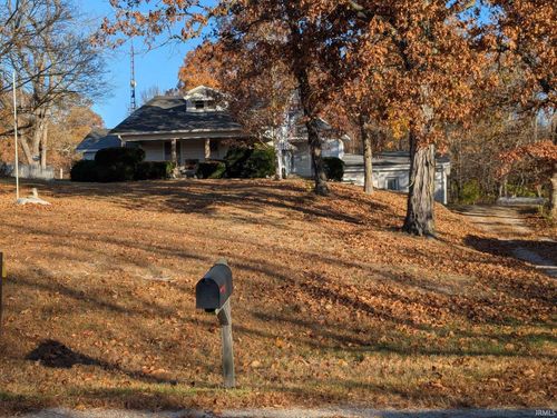 8810 E Independence Rd, Attica, IN, 47918-7901 | Card Image