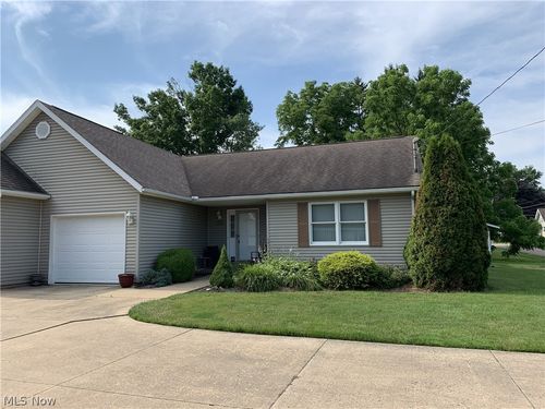 32 Stuart St, Dalton, OH, 44618-9667 | Card Image