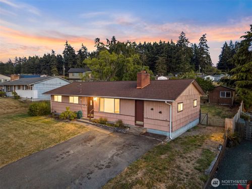 705 Ne 6th St, Coupeville, WA, 98239-3559 | Card Image