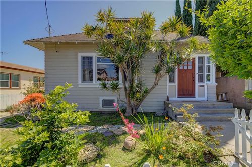 571 W 17th St, San Pedro, CA, 90731 | Card Image