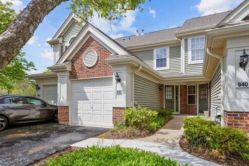 942 Little Falls Ct, Elk Grove Village, IL, 60007-7123 | Card Image