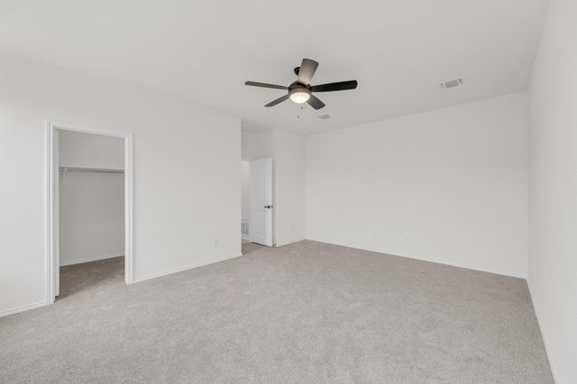 15009 Kiger Mustang Dr, House other with 4 bedrooms, 2 bathrooms and 2 parking in Manor TX | Image 16