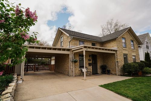118 S River Ln, Geneva, IL, 60134-2727 | Card Image