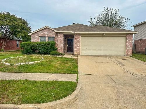 7921 Beef Creek Dr, Arlington, TX, 76001-6112 | Card Image