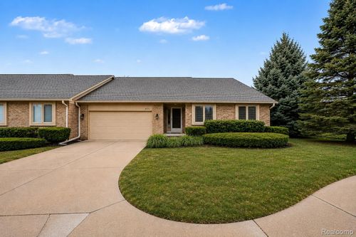 4337 Elaine Ct, Shelby Township, MI, 48316-1121 | Card Image
