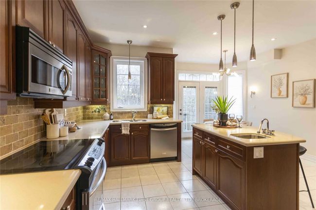 932 Coyston Dr, House other with 4 bedrooms, 4 bathrooms and 4 parking in Oshawa ON | Image 11