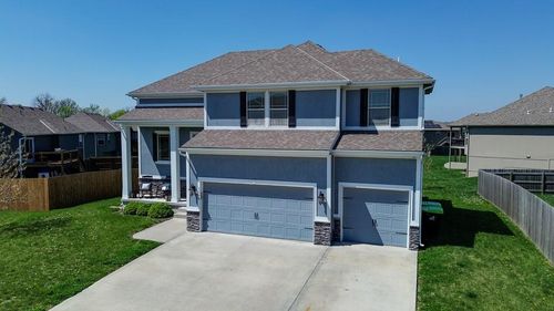 1008 Sw Whippoorwill Ln, Oak Grove, MO, 64075-4500 | Card Image
