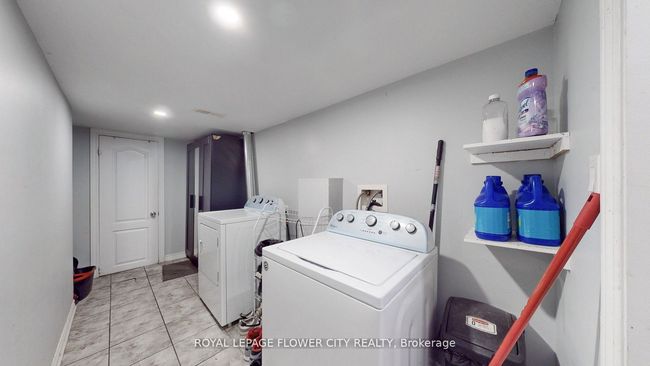 3 Fenchurch Dr, House other with 6 bedrooms, 4 bathrooms and 2 parking in Brampton ON | Image 45