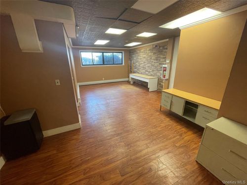 first-floor-40 Oak Dr, Syosset, NY, 11791-4649 | Card Image