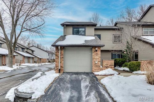 1722 Robin Knoll Ct, Saint Louis, MO, 63146-4215 | Card Image