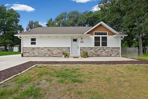 14016 Fairbanks St, Cedar Lake, IN, 46303-9634 | Card Image