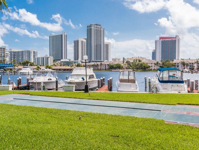 APT-1717 - 2500 Parkview Dr, Condo with 2 bedrooms, 2 bathrooms and null parking in Hallandale Beach FL | Image 32