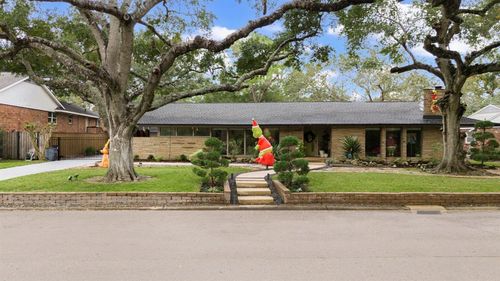 7722 Braeburn Valley Drive, Houston, TX, 77074 | Card Image