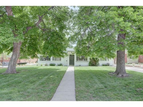 2812 Krameria St, Denver, CO, 80207-2829 | Card Image