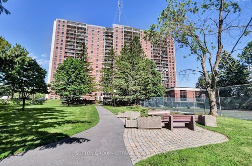 405-665 Bathgate Dr, Ottawa, ON, K1K3Y4 | Card Image