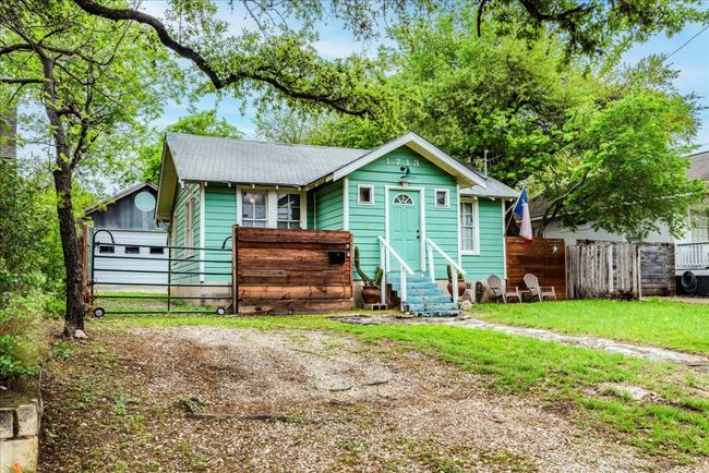 1713 S 5 Th St, House other with 2 bedrooms, 1 bathrooms and 2 parking in Austin TX | Image 4