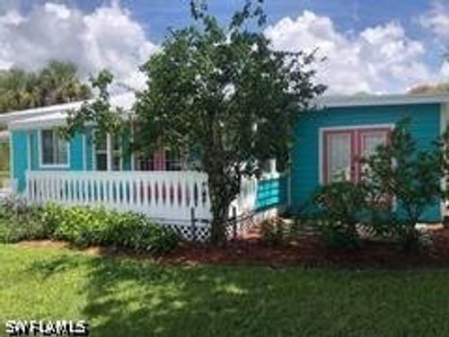 981 8th Ter N, NAPLES, FL, 34102-5478 | Card Image