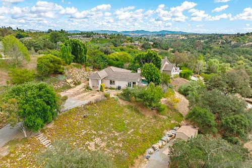 2557 Live Oak Park Rd, Fallbrook, CA, 92028-2537 | Card Image