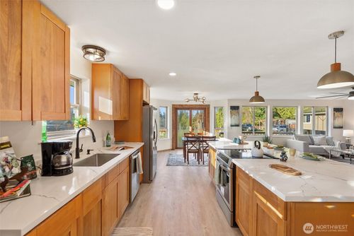 18126 Clarence Ave, Stanwood, WA, 98292-6701 | Card Image