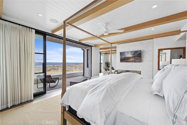 2148 E Oceanfront, House other with 5 bedrooms, 5 bathrooms and 3 parking in Newport Beach CA | Image 36