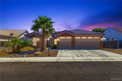2042 Robert Mitchum Dr, Kingman, AZ, 86409-3208 | Card Image
