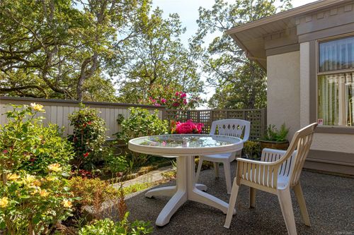 5-4300 Stoneywood Lane, Victoria, BC, V8X5A5 | Card Image