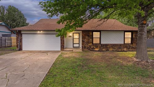 2837 W 113th Street, Jenks, OK, 74037 | Card Image