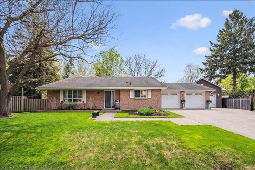 15 Wellington Dr, Elora, ON, N0B1S0 | Card Image