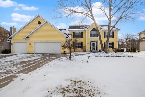 453 Deerwood Court, Grafton, WI, 53024 | Card Image