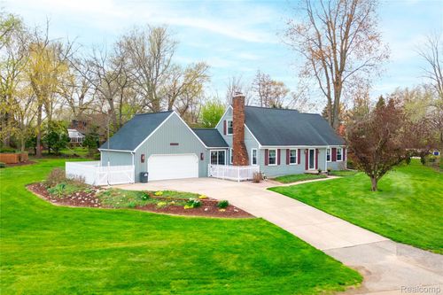 27758 Johnson Rd, Grosse Ile, MI, 48138-2017 | Card Image